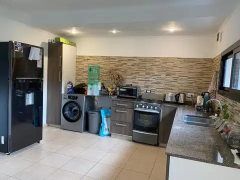 Casa en Venta con 4 cocheras