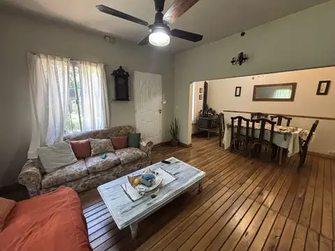 Casa 2 ambientes + departamento al fondo 3 cuadras estación