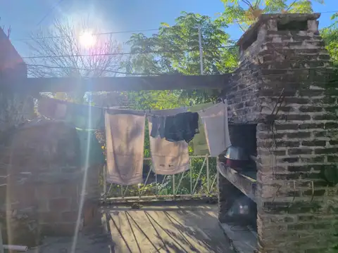 CASA MULTIFAMILIAR EN VENTA EN LANUS