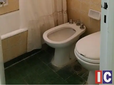 Depto Tipo Casa en Venta con 1 cocheras