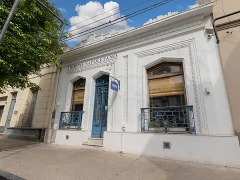 CASA EN BARRIO CANDIOTI A METROS DE BOULEVARD