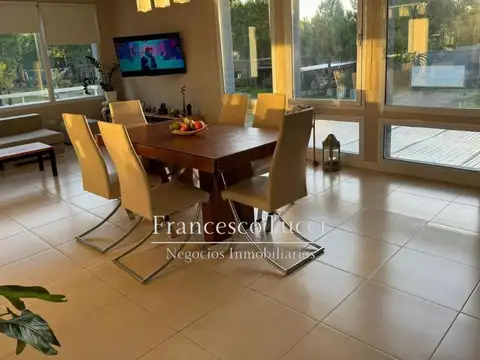 Casa en Venta al Oeste