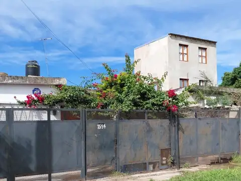 VENTA DE CASA 4 AMBIENTES EN GRAN BOURG