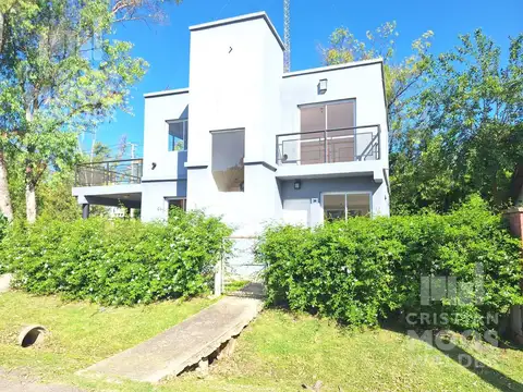 Casa 5 ambientes con 2 baños