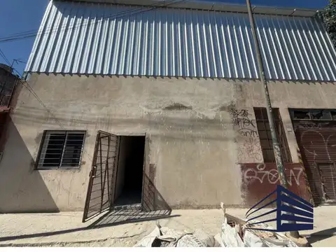 Galpon en Venta 12,16  mts Fondo