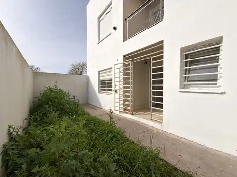 DEPARTAMENTO PLANTA BAJA Y ESTACIONAMIENTO TANDIL