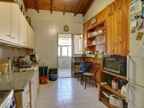 Casa 7 ambientes con 3 baños