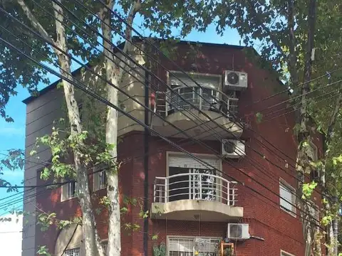 VENTA DEPARTAMENTO TRES AMBIENTES SAN MARTIN CENTRO