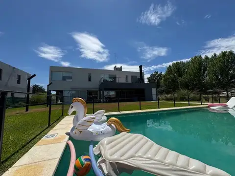 Casa en Venta de 4 dormitorios