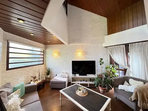 Casa en Venta al Este