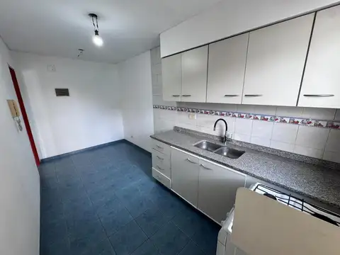 Departamento en Alquiler en Floresta, $ 680.000