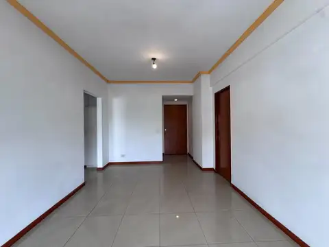 2 AMBIENTES CON BALCON Y COCINA SEPARADA.