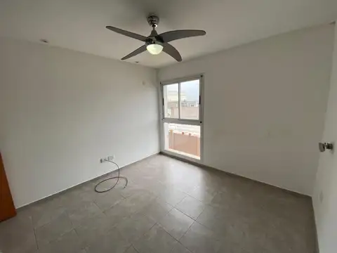 Departamento en Alquiler en Alberdi, $ 450.000