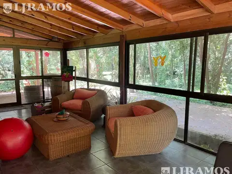 Casa en Venta con 4 cocheras