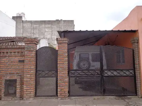 Casa - Venta - Argentina, La Matanza - J. HERNANDEZ 3073