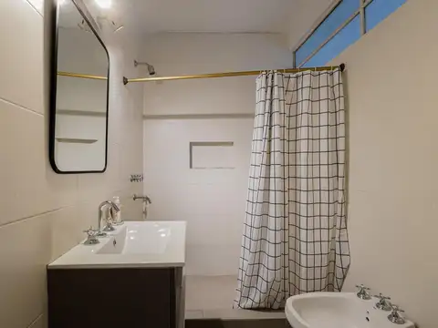 Depto Tipo Casa en Venta de 5 ambientes
