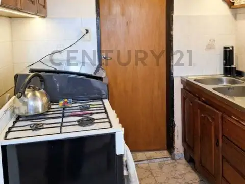 CASA CON EXCELENTE POTENCIAL COMERCIAL! EN VENTA SOBRE LOTE PROPIO EN CALLE 150 ESQUINA 68 LOS HORNO