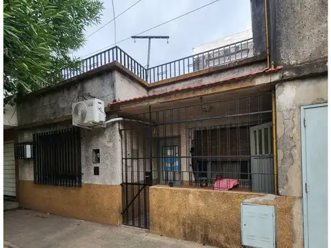 CASA EN VENTA 3 DORMITORIOS COCHERA LAS HERAS