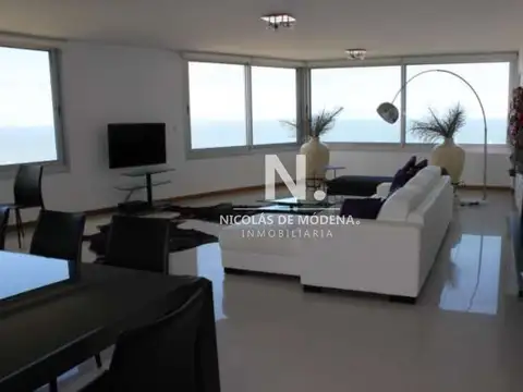 Apartamento en Brava, 3 dormitorios *