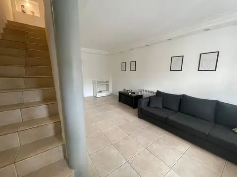 Depto Tipo Casa en Venta con 1 cocheras