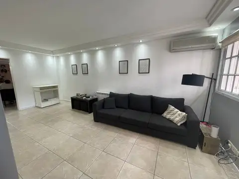 Depto Tipo Casa 5 ambientes con 2 baños