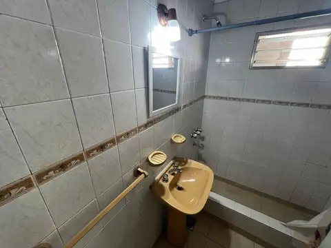 Depto Tipo Casa en Alquiler en Sarandí, $ 580.000
