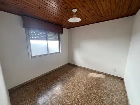 Alquiler PH de 2 ambientes en Sarandi
