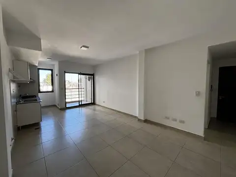 Departamento en alquiler de 3 ambientes y cochera con balcón en Lanús