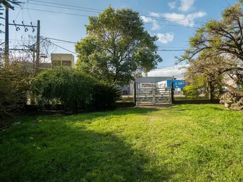 Terreno de 2000 m2 s/ Av Richieri con Casa Quinta