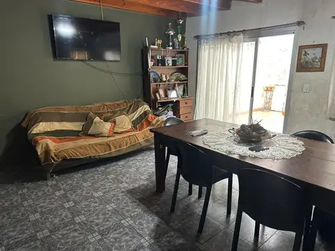 Depto Tipo Casa 4 ambientes con 2 baños