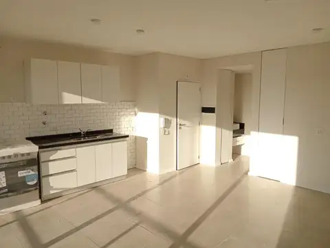 Av. Sarmiento al 150