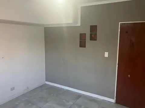 Juan Domingo Peron 1800, Piso 1