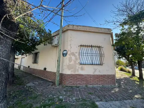 Casa + departamento en Calle 36 esquina 9