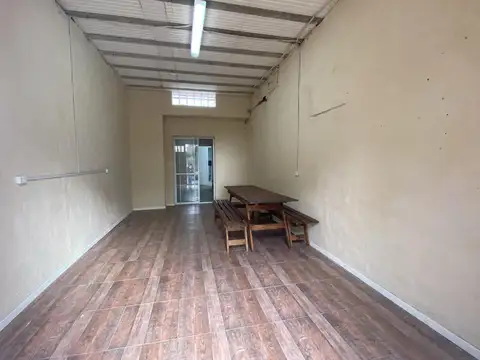 LOTE en PALOMAR de 425 mts2    Local   Casa de 3 ambientes   Galpón