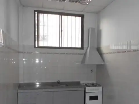 Planta Industrial de 1000m² con Oficinas Ejecutivas de Diseñ