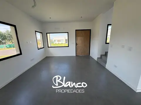 Casa 4 ambientes con 3 baños