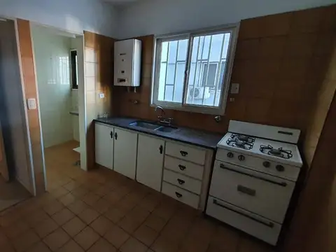 Alq departamento 2 Dormitorios con balcón - Bajas expensas