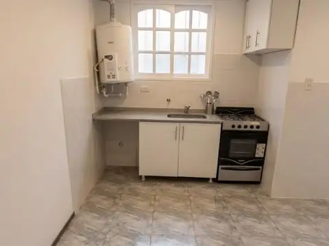 Maipu 3000 , Piso PB