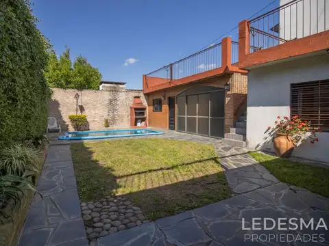 CASA 4 AMBIENTES CON GARAGE