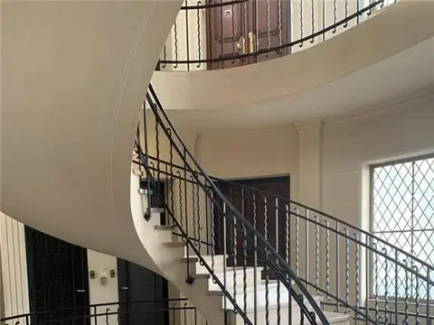 Esmeralda 1300, Piso 1