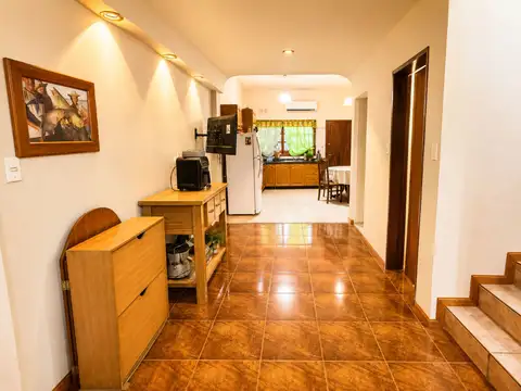 Casa en Venta con 4 cocheras
