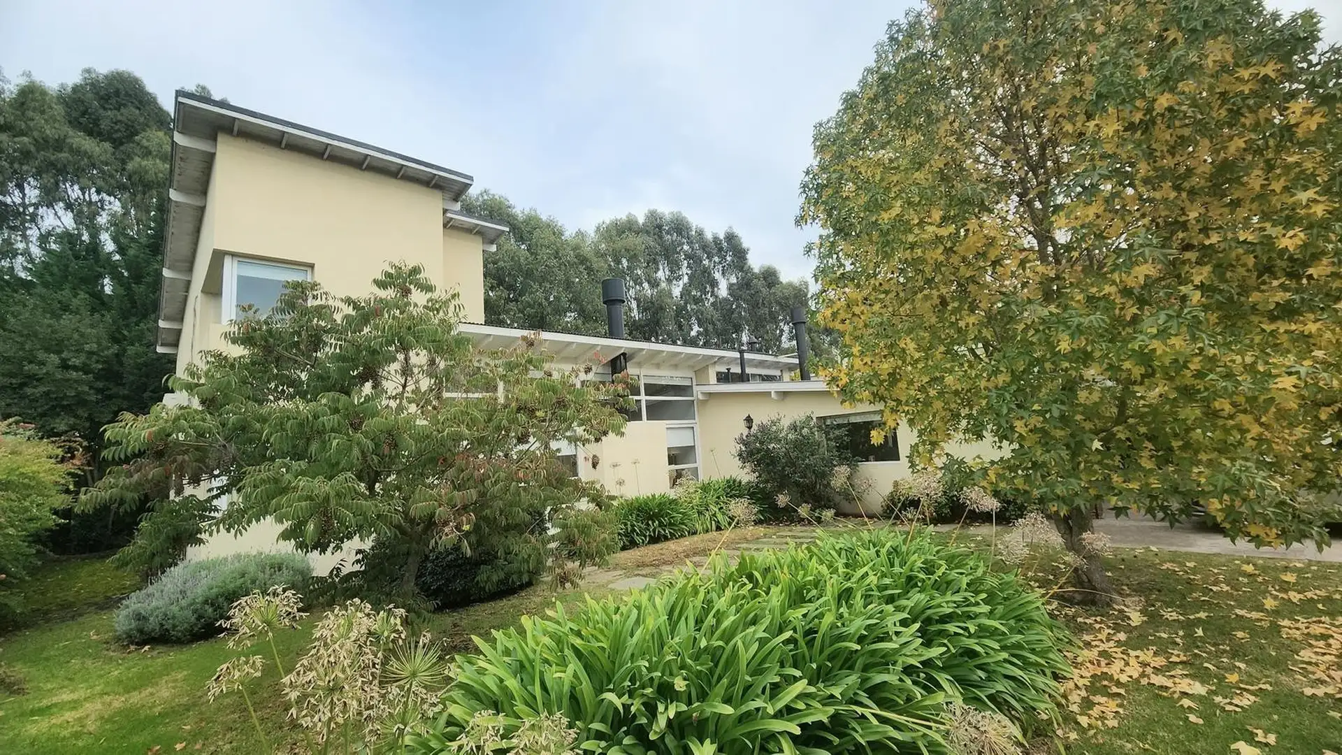 Casa 4 dorm en Barrio Privado Rumencó, 193 m² + quincho con parrilla y parque