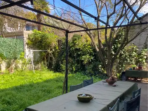 Casa en Alquiler con 1 cochera