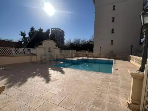 España 2400, Piso 0