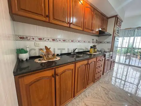 Casa de 5 ambientes en excelente ubicación – Gerli, Lanús.