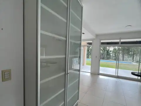 Casa con 3 dormitorios en alquiler en Los Sauces