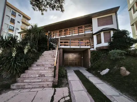 Departamento de 3 amb. c/cochera - Zona Centro -Villa Gesell