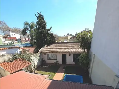 Casa en Venta en Villa Urquiza, a modernizar.