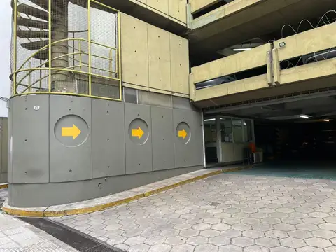 Hipolito Yrigoyen  al 900