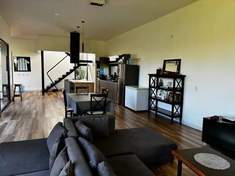 Casa en Alquiler en Puerto Roldan, USD 2.300